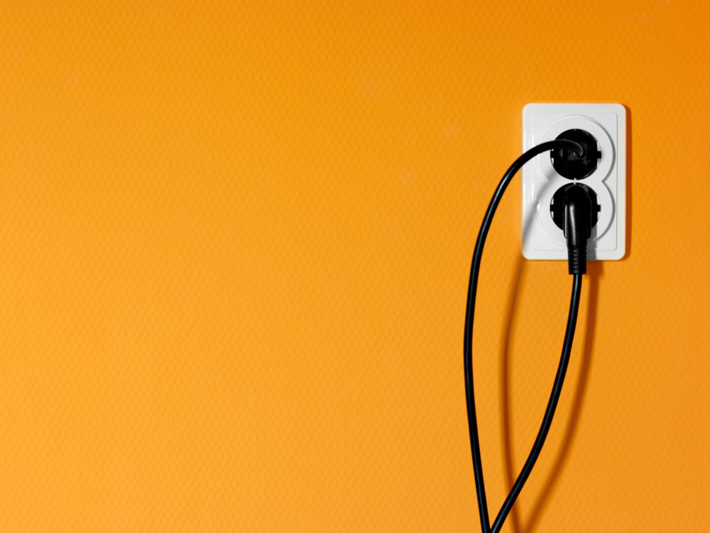 Como economizar energia em casa? 2 energia tomada